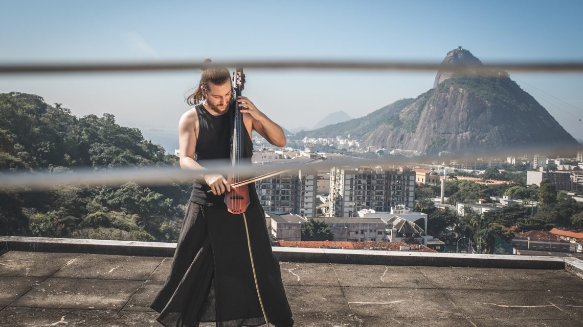 Puppi lança vídeo gravado no Rio de Janeiro